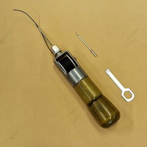 Lederhaus Sewing awl with spool