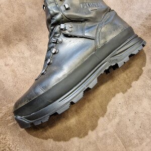 Resoling hiking boots