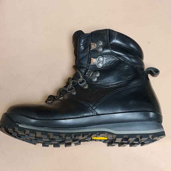 Resoling hiking boots